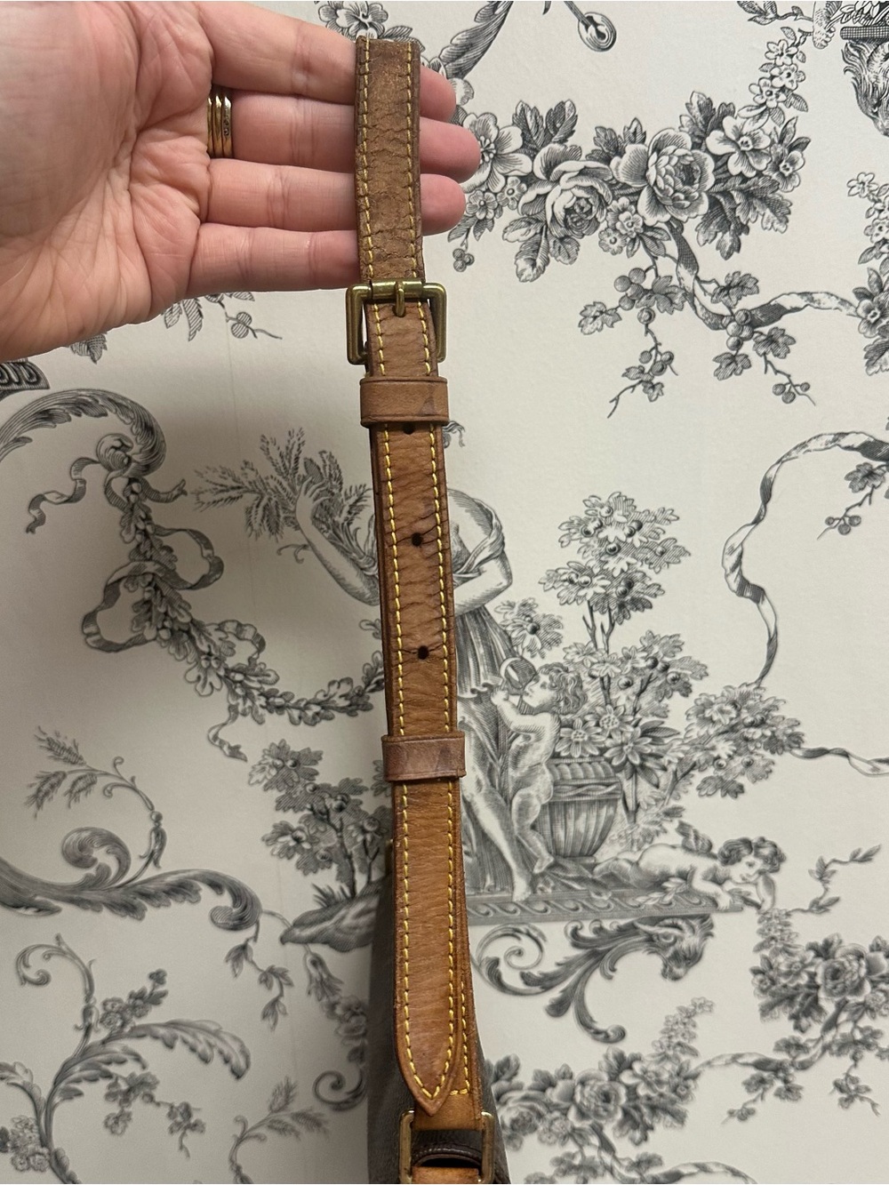 Louis Vuitton Monogram Musette Salsa - Picture 4 of 7
